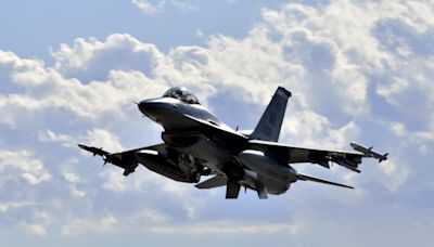 Livraisons de F-16 à l'Ukraine : un signal fort à l'impact limité
