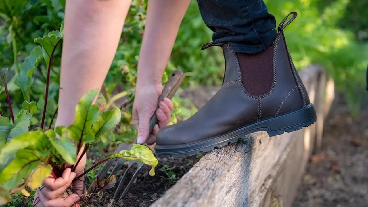 Best-Selling Blunnies Boots Are On Sale Now! Get 25% Off Blundstone
