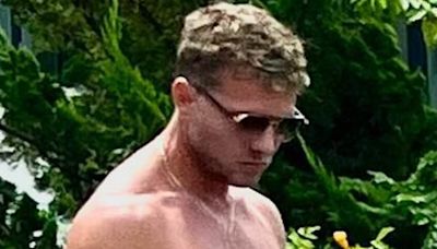 Ryan Phillippe oozes sex appeal in shirtless thirst trap