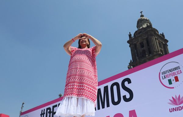 Tens of thousands protest against Mexico’s president in the main square of Mexico City