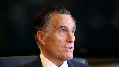 Sen. Mitt Romney criticizes Bragg, Democrats over Trump trial