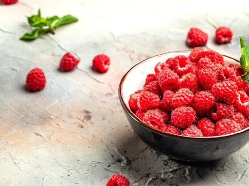 The Storage Mistake That's Turning Your Raspberries Into A Mushy Mess