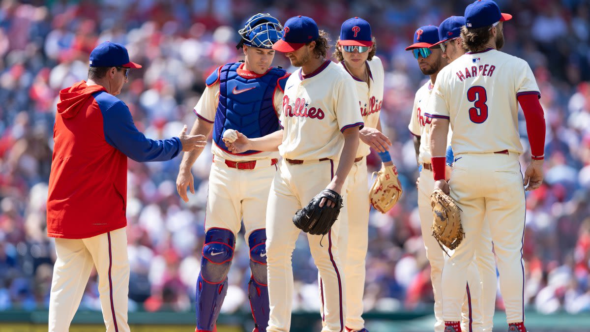 Phillies lose at home for 1st time in 24 days, split series with Blue Jays