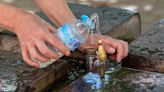 Tres puntos de suministro de botellas de agua para soportar las altas temperaturas del Corpus en Toledo