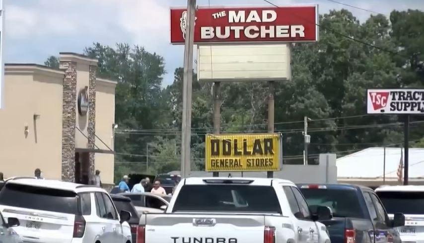 Fourth person dies in shooting outside Arkansas grocery store