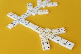 Chickenfoot (domino game)