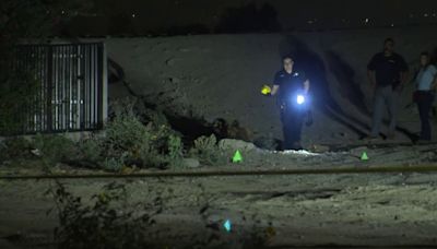 Encuentran cuerpo quemado en terreno detrás de casa en San Bernardino