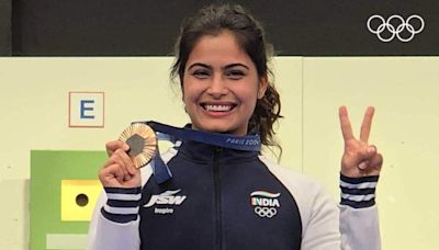 Old video of Manu Bhaker playing national anthem on violin is viral amid bronze medal win. Watch