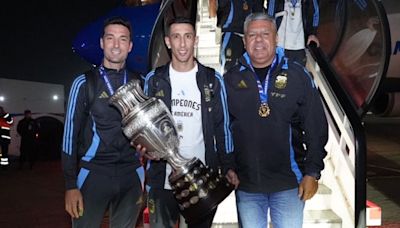 El tremendo recibimiento a los jugadores de la Selección argentina en el predio de Ezeiza