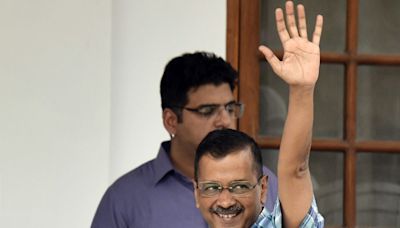 Kejriwal to stay in jail as SC waits for Delhi HC order