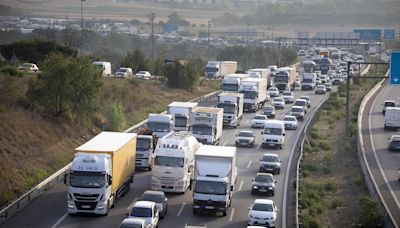 Crónica, día a día, de un mes en la agitada vida de la AP-7: retenciones, siniestro, carriles cortados, incendios...