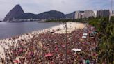 Las comparsas callejeras ponen a vibrar nuevamente al Carnaval de Brasil