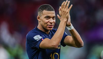 Emma Smet, Rose Bertram, Kendall Jenner... Kylian Mbappé est-il en couple ?