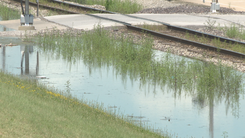 Hannibal floodgates remain up; streets submerged as river stays above flood levels