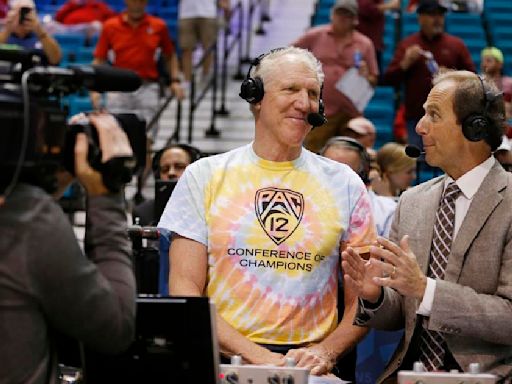 Basketball Hall of Famer Bill Walton, who breathed life into broadcasts from McKale Center, dies at 71