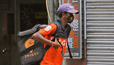 Swiggy escalates India quick-commerce battle with 10-minute meals