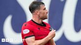 Ryan Strain: Dundee Utd sign Australia defender on St Mirren exit