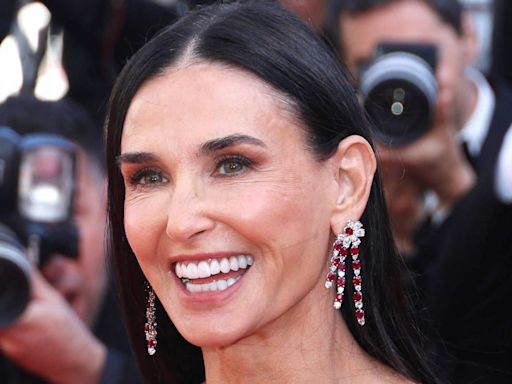 A sus 61 años, Demi Moore confirma que es la reina del coquette más extremo