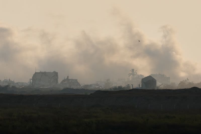 Israeli troops battle Palestinian fighters in Gaza city of Khan Younis