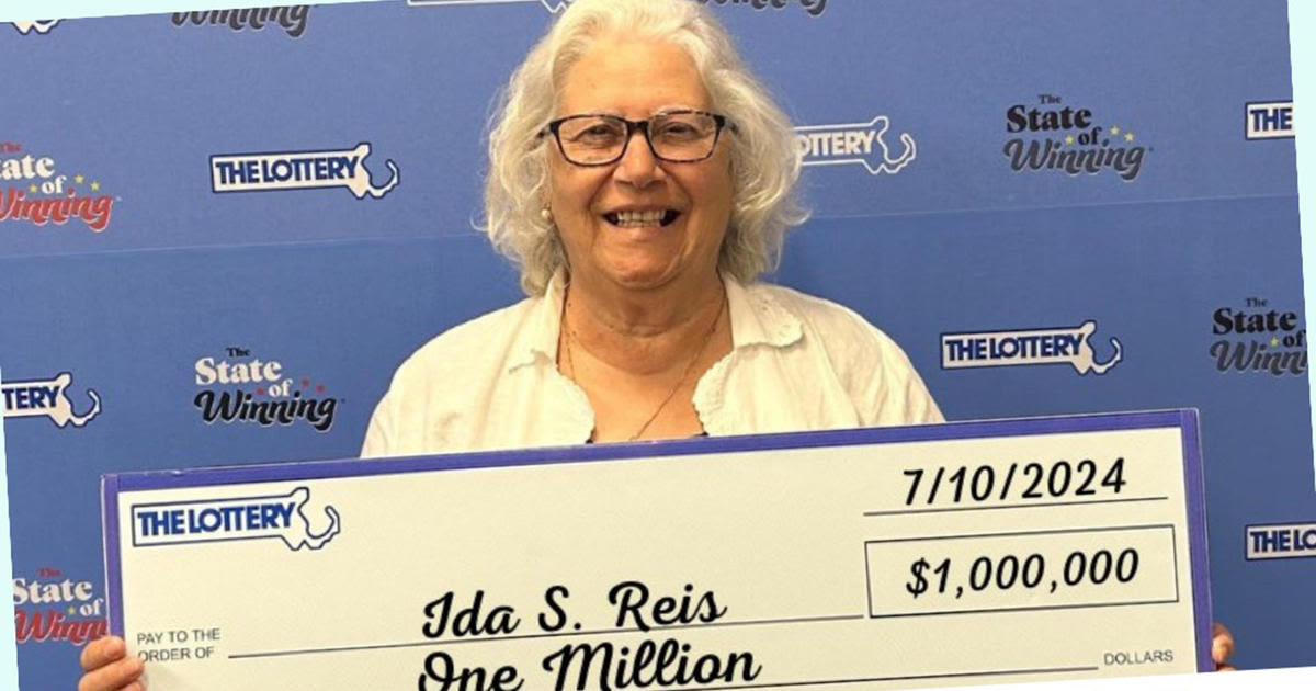 Powerball player finds out she won by scanning ticket at store, "laughed out loud"
