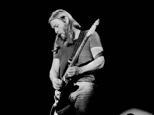 Learn David Gilmour’s epic soloing style and take your blues playing to the Dark Side of the Moon