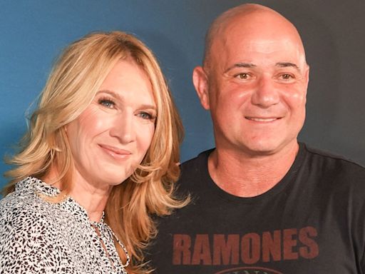 Steffi Graf's epic reaction to Wimbledon fan's shock proposal before Andre Agassi marriage