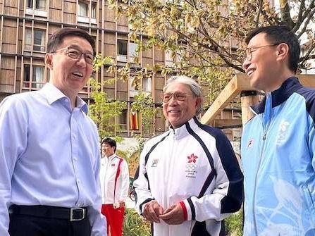 巴黎奧運｜韓正與楊潤雄選手村交流 齊願國家隊及港隊有好績