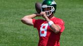 Jets' Aaron Rodgers "doing everything" at first day of OTAs