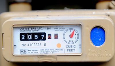 Households urged to send energy meter readings as price cap drop takes effect