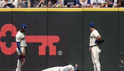 Mariners Julio Rodriguez has MRI on right ankle a day after crashing into outfield fence