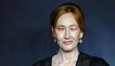 Transphobiosa Totalus! Even Musk tires of JK Rowling