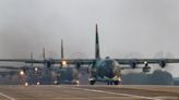 海面上的霸主！ U-2偵察機、C-130運輸機等竟都可在美國航母起降