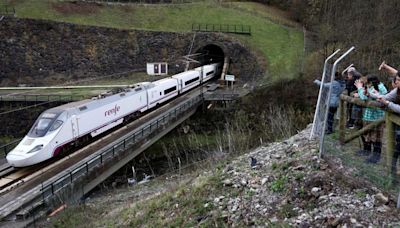 IU pedirá en la Junta que el primer y último AVE del día paren en Mieres y Lena