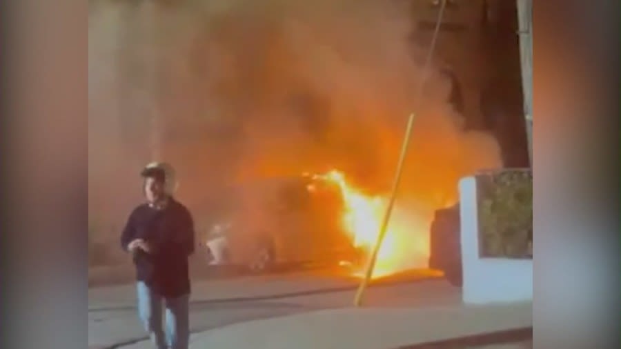 Cars intentionally torched by arsonist in Southern California neighborhood