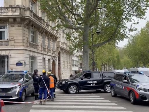 Polícia prende homem que invadiu consulado do Irã em Paris