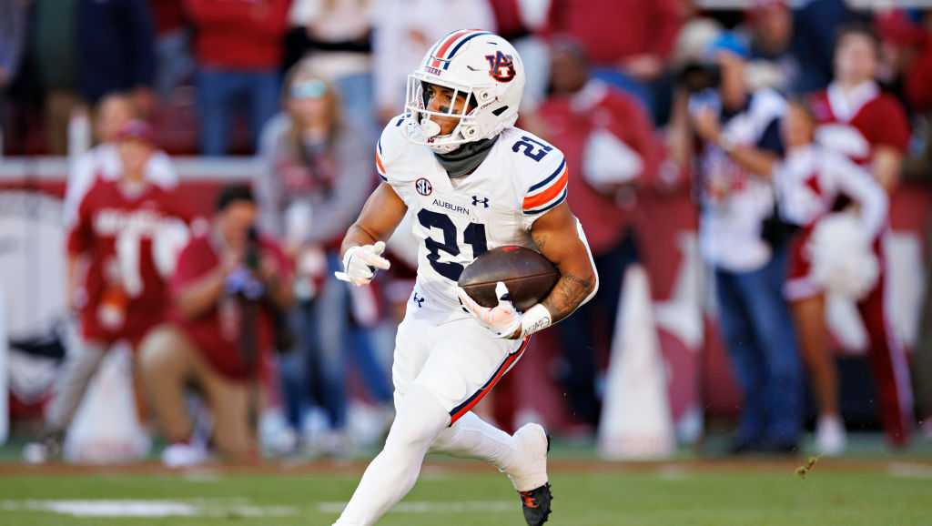 Auburn running back Brian Battie on ventilator after weekend shooting in Florida, coach says