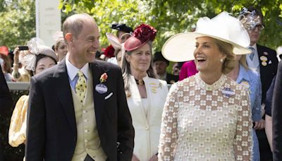 À Ascot, le prince Edward et Sophie main dans la main en un jour symbolique