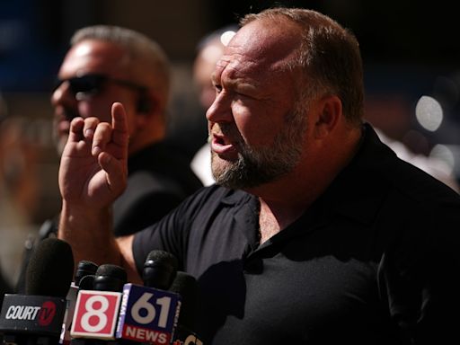 Alex Jones Has Unhinged New Conspiracy About Trump Shooting