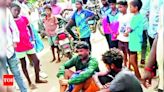 Peddler caught by public escapes as police fight over jurisdiction | Trichy News - Times of India