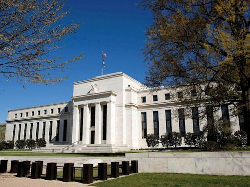 Autoridades de la Fed se preguntan si tasas son lo bastante altas ante repunte de expectativas
