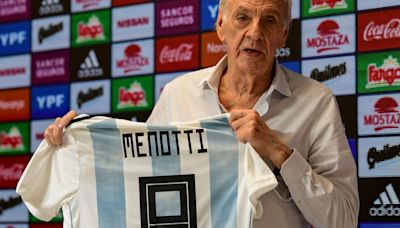 La Nación / Adiós, Menotti, campeón mundial con Argentina