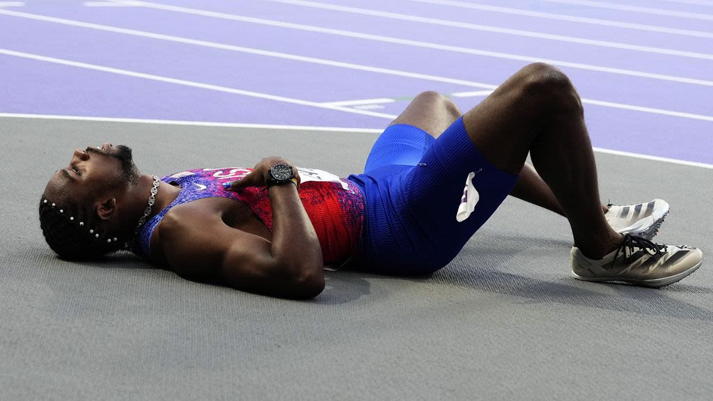 Botswana's Tebogo upsets Lyles to win men's 200 meters as France reach men's basketball final vs US