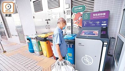 年內擴展回收桶至200條公屋邨 環境局增設流動回收點推動減廢