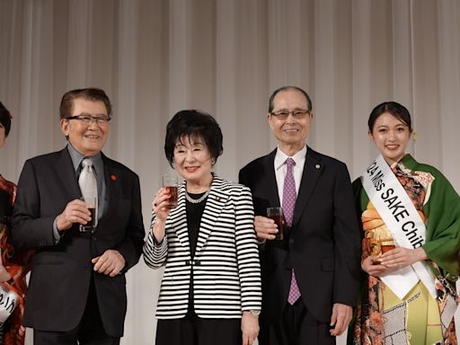 日本前參院議長山東昭子慶生 王貞治帶頭舉杯祝賀 (圖)