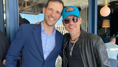 Marc Anthony come en un restaurante del litoral de Barcelona horas antes de su concierto