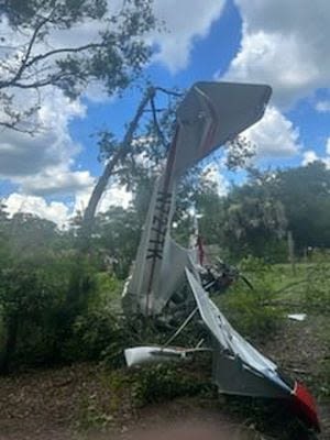 2 people injured in plane crash near DeLand