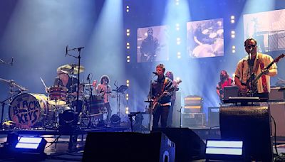 Watch Noel Gallagher make a surprise appearance onstage with The Black Keys in London