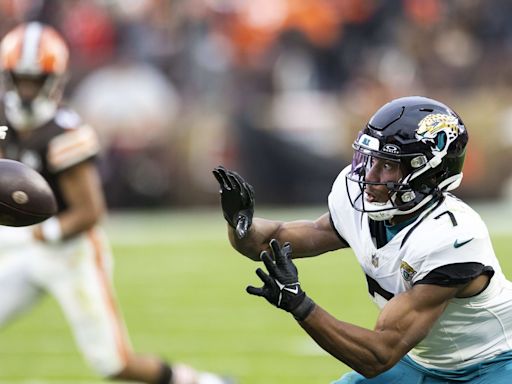 Ex-WR Jamal Agnew Reacts to Jaguars Releasing Zay Jones