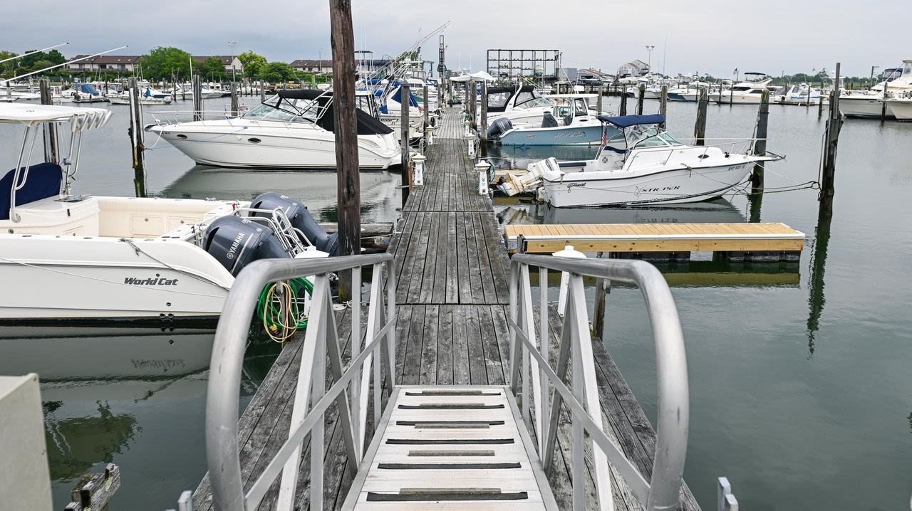 Town of Hempstead agrees to transfer marina property to Village of Freeport