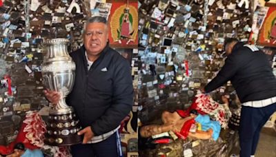 Claudio ‘Chiqui’ Tapia viajó a San Juan y le llevó la Copa América a la Difunta Correa